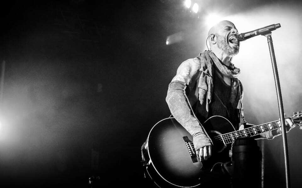 Daughtry: Bare Bones Tour ~A special acoustic evening with Daughtry and special guest Ayron Jones